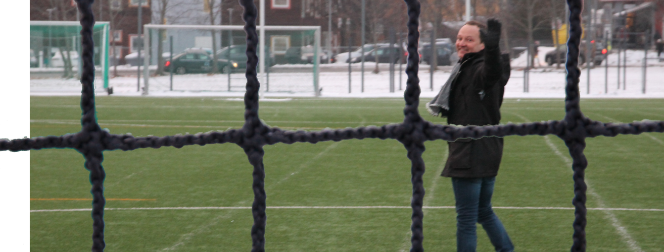 Sveinung sa farvel til toppjobb i HR. Nå er han frilanser