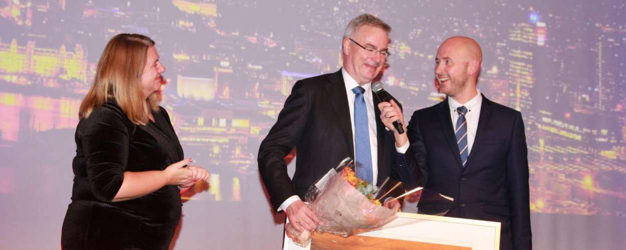 HR Norges Ærespris til Tor Arnesen, styreleder og tidligere administrerende direktør i Norske Shell